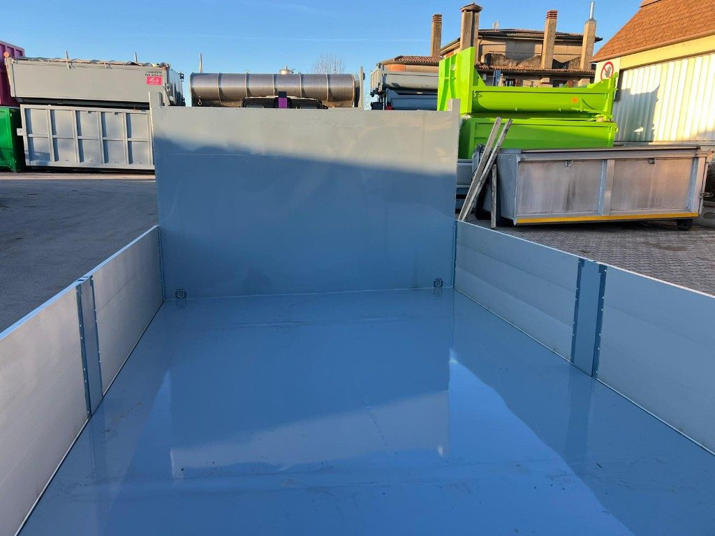 CONTAINER SCARRABILE NUOVO A PIANALE CON SPONDE - Hákový kontejner: obrázek 5 CONTAINER SCARRABILE NUOVO A PIANALE CON SPONDE - Hákový kontejner: obrázek 5