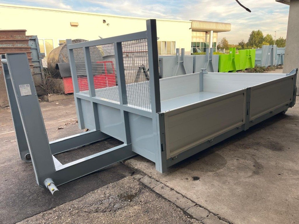 CONTAINER SCARRABILE NUOVO A PIANALE CON SPONDE - Hákový kontejner: obrázek 1 CONTAINER SCARRABILE NUOVO A PIANALE CON SPONDE - Hákový kontejner: obrázek 1