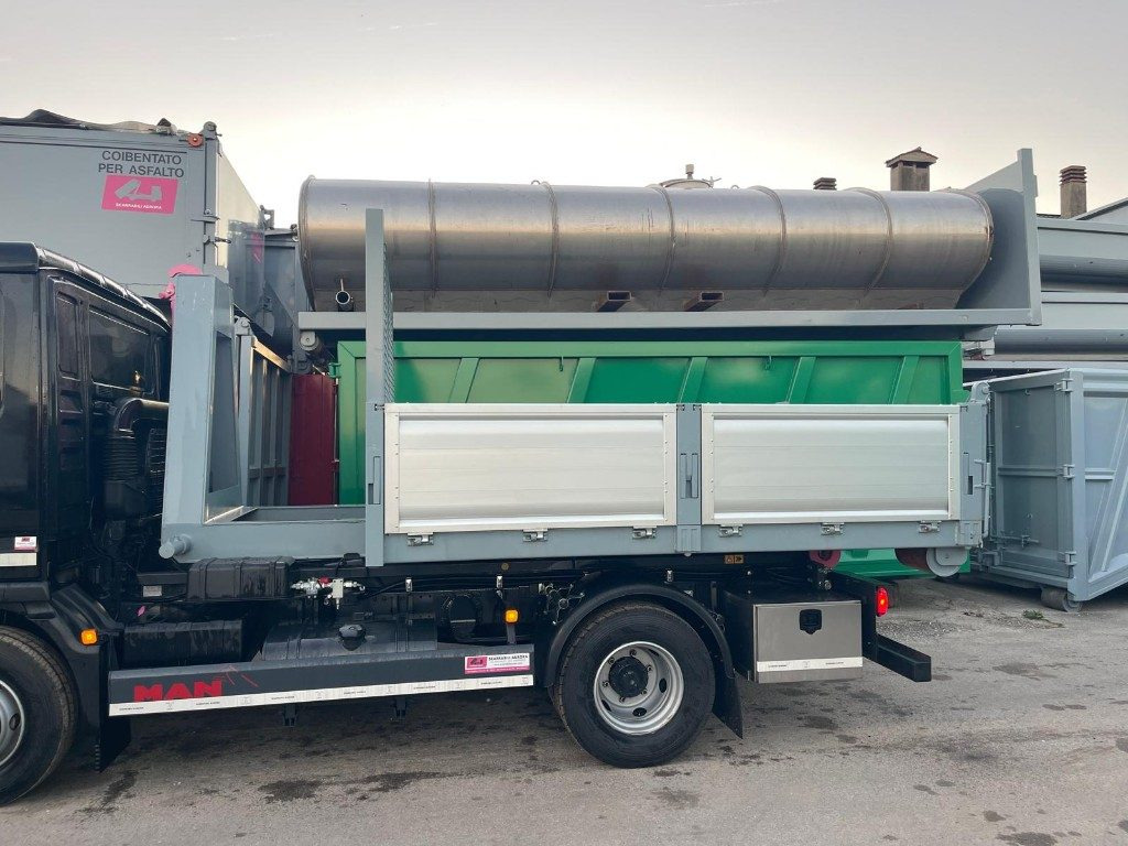 CONTAINER SCARRABILE NUOVO A PIANALE CON SPONDE - Hákový kontejner: obrázek 3 CONTAINER SCARRABILE NUOVO A PIANALE CON SPONDE - Hákový kontejner: obrázek 3