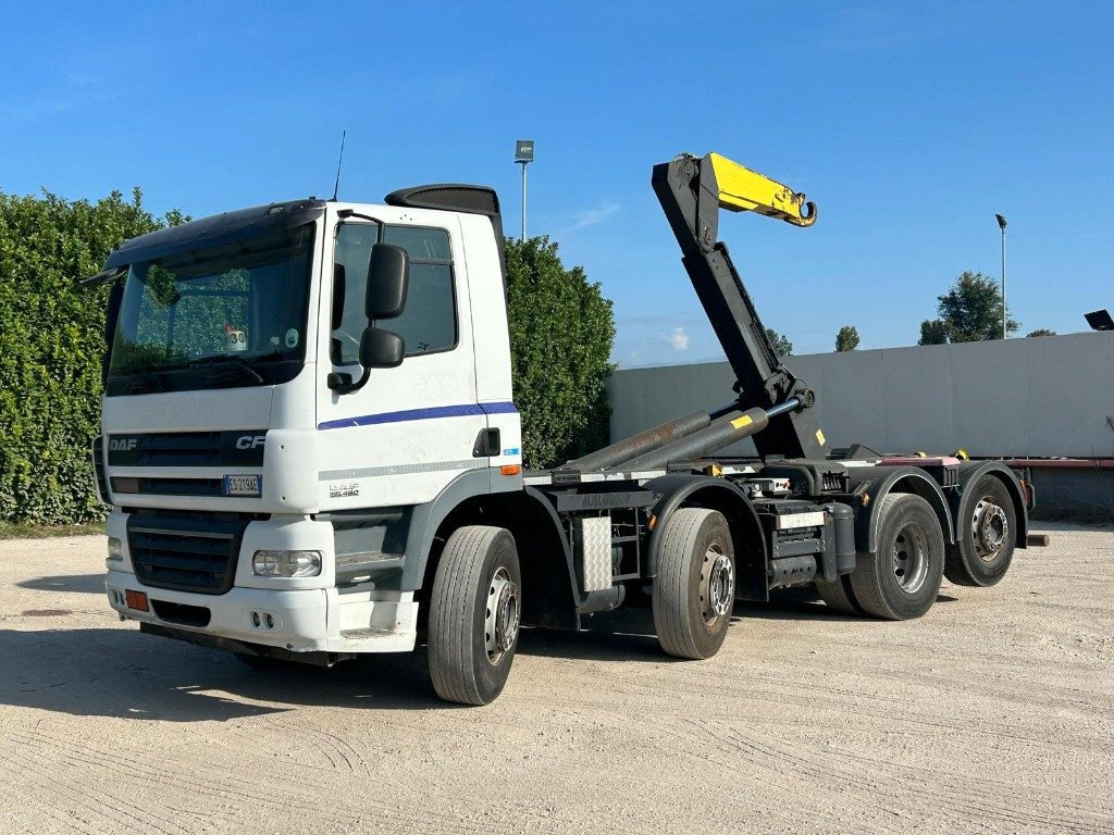 DAF CF85 SCARRABILE - Hákový nosič kontejnerů: obrázek 1 DAF CF85 SCARRABILE - Hákový nosič kontejnerů: obrázek 1