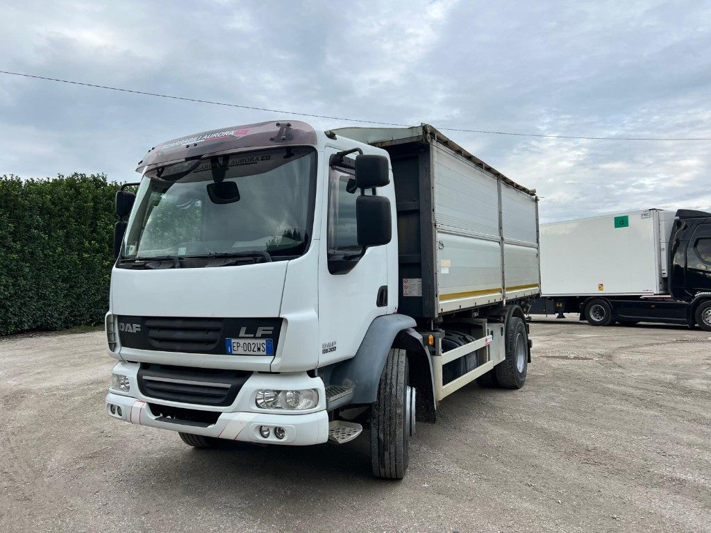 DAF LF55.300 RIBALTABILE TRILATERALE - Sklápěč: obrázek 2 DAF LF55.300 RIBALTABILE TRILATERALE - Sklápěč: obrázek 2