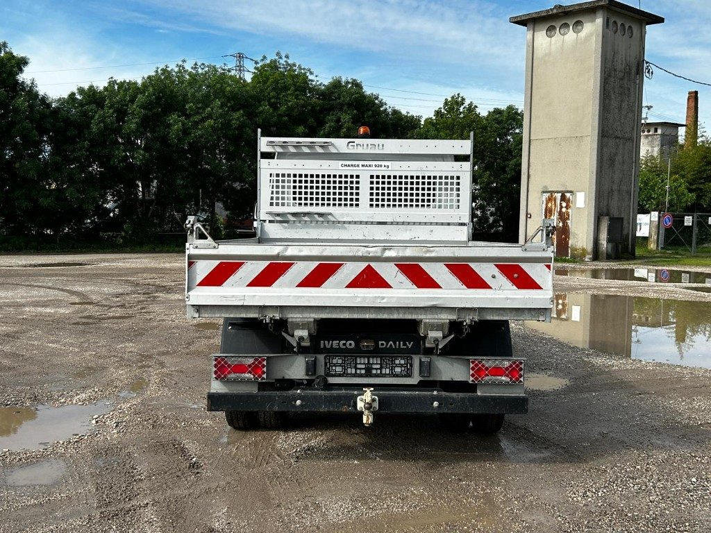 IVECO DAILY 35.140 RIBALTABILE - Dodávka sklápěč: obrázek 4 IVECO DAILY 35.140 RIBALTABILE - Dodávka sklápěč: obrázek 4