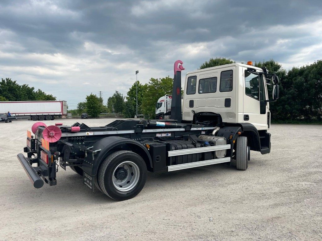 IVECO EUROCARGO 120E22 SCARRABILE - Hákový nosič kontejnerů: obrázek 5 IVECO EUROCARGO 120E22 SCARRABILE - Hákový nosič kontejnerů: obrázek 5