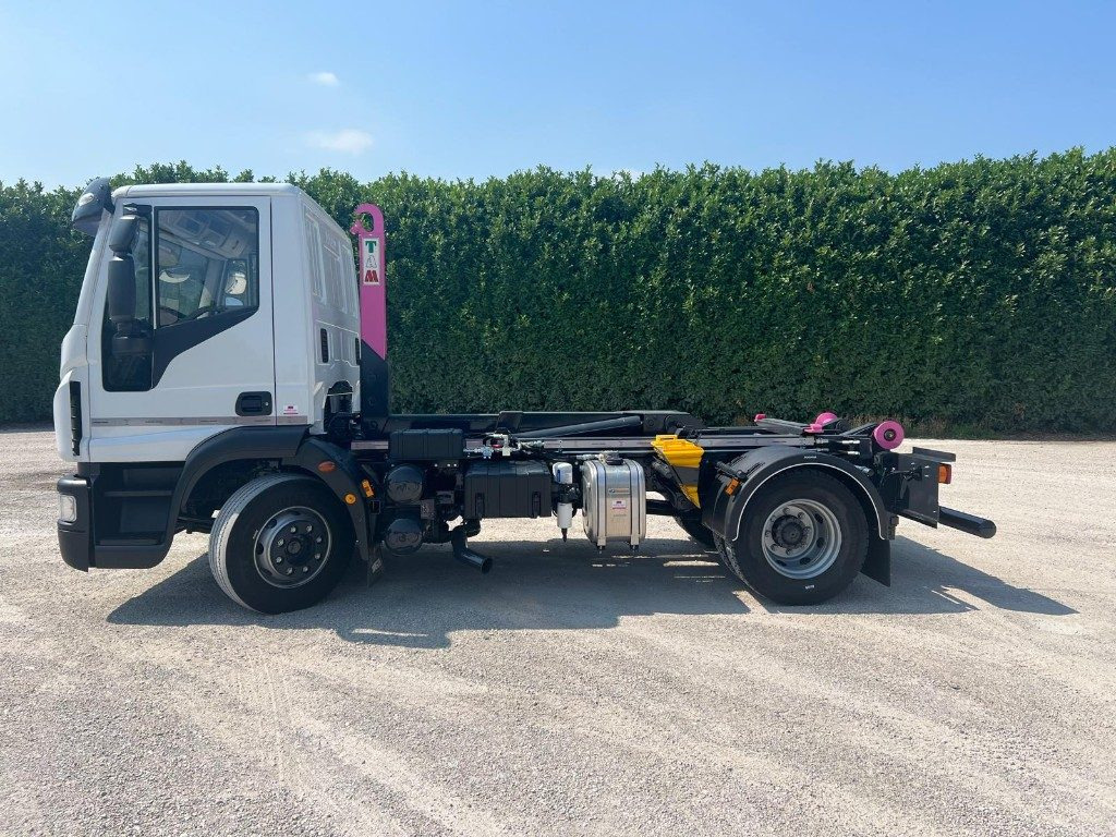 IVECO EUROCARGO 140E25 SCARRABILE - Hákový nosič kontejnerů: obrázek 2 IVECO EUROCARGO 140E25 SCARRABILE - Hákový nosič kontejnerů: obrázek 2