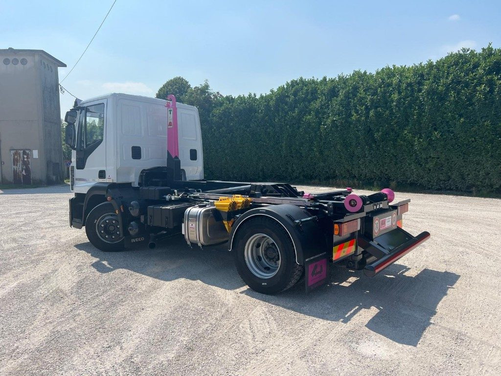 IVECO EUROCARGO 140E25 SCARRABILE - Hákový nosič kontejnerů: obrázek 3 IVECO EUROCARGO 140E25 SCARRABILE - Hákový nosič kontejnerů: obrázek 3
