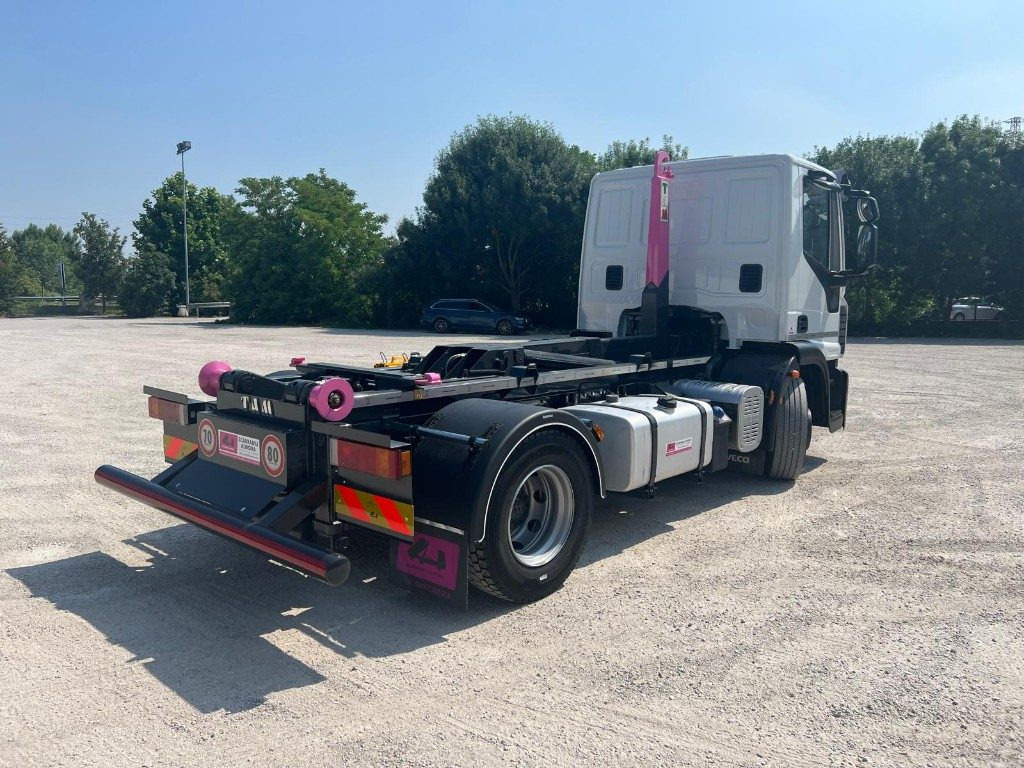 IVECO EUROCARGO 140E25 SCARRABILE - Hákový nosič kontejnerů: obrázek 5 IVECO EUROCARGO 140E25 SCARRABILE - Hákový nosič kontejnerů: obrázek 5