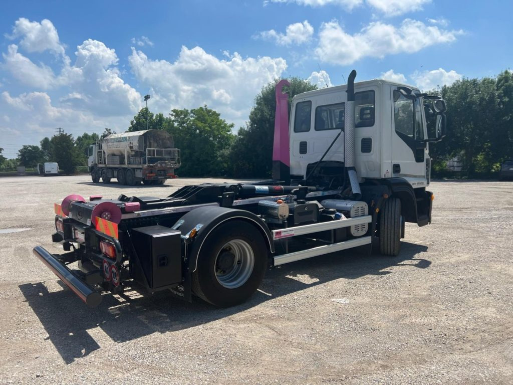 IVECO EUROCARGO 160E25 SCARRABILE - Hákový nosič kontejnerů: obrázek 5 IVECO EUROCARGO 160E25 SCARRABILE - Hákový nosič kontejnerů: obrázek 5