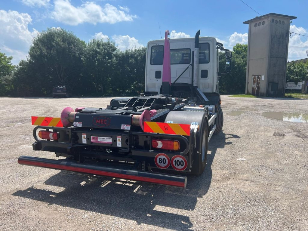 IVECO EUROCARGO 160E25 SCARRABILE - Hákový nosič kontejnerů: obrázek 4 IVECO EUROCARGO 160E25 SCARRABILE - Hákový nosič kontejnerů: obrázek 4