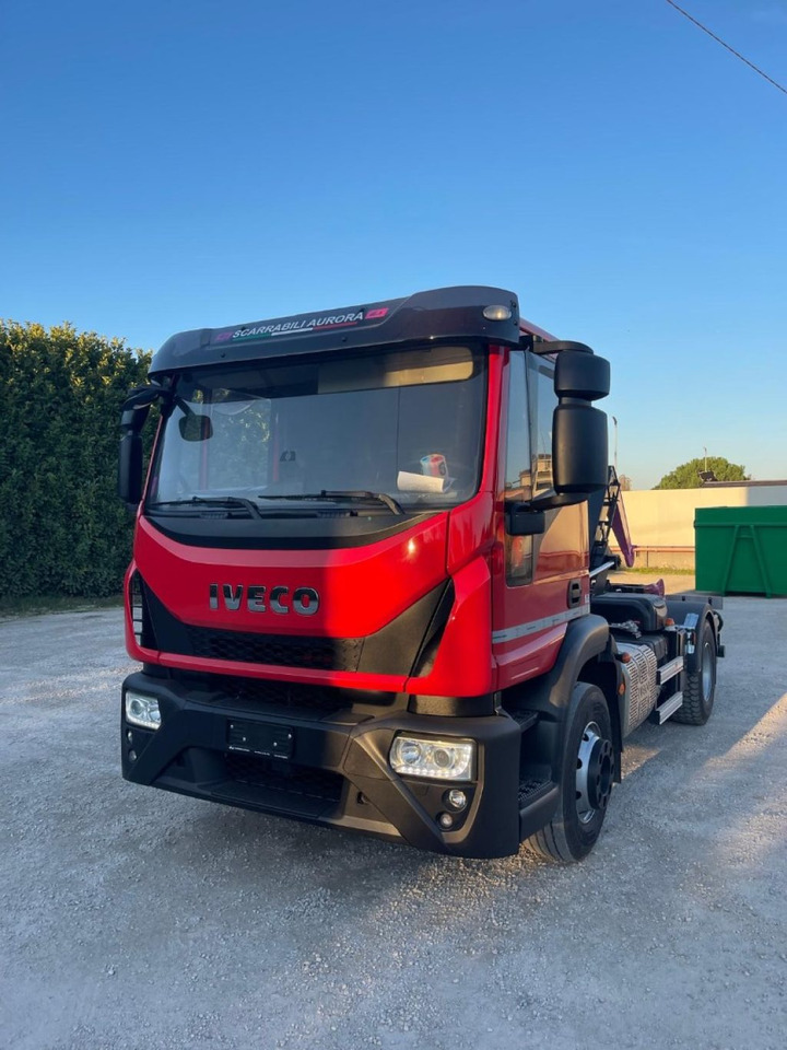 IVECO EUROCARGO 160E32 CON SCARRABILE NUOVO - Hákový nosič kontejnerů: obrázek 4 IVECO EUROCARGO 160E32 CON SCARRABILE NUOVO - Hákový nosič kontejnerů: obrázek 4