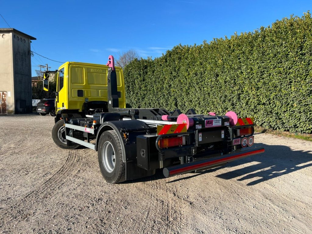 IVECO EUROCARGO 180EL28 SCARRABILE - Hákový nosič kontejnerů: obrázek 5 IVECO EUROCARGO 180EL28 SCARRABILE - Hákový nosič kontejnerů: obrázek 5