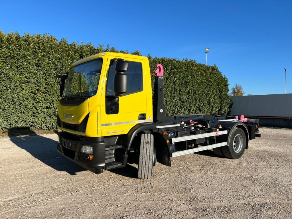 IVECO EUROCARGO 180EL28 SCARRABILE - Hákový nosič kontejnerů: obrázek 1 IVECO EUROCARGO 180EL28 SCARRABILE - Hákový nosič kontejnerů: obrázek 1