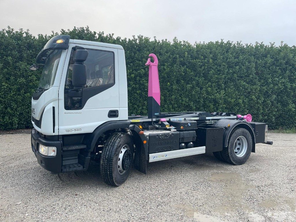 IVECO EUROCARGO 180K32 SCARRABILE NUOVO - Hákový nosič kontejnerů: obrázek 2 IVECO EUROCARGO 180K32 SCARRABILE NUOVO - Hákový nosič kontejnerů: obrázek 2