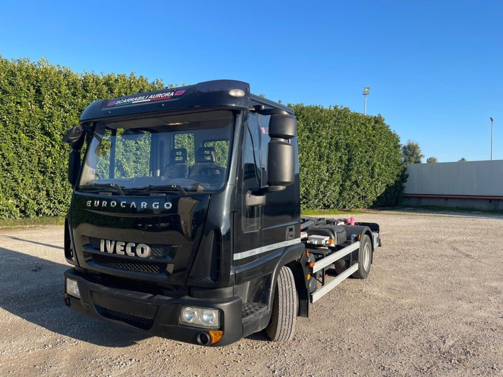 IVECO EUROCARGO 75E18 CON SCARRABILE NUOVO - Hákový nosič kontejnerů: obrázek 2 IVECO EUROCARGO 75E18 CON SCARRABILE NUOVO - Hákový nosič kontejnerů: obrázek 2