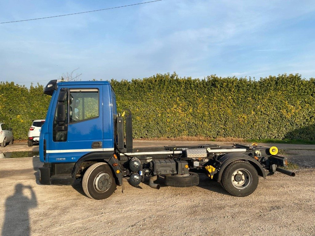 IVECO EUROCARGO 75E18 SCARRABILE - Hákový nosič kontejnerů: obrázek 3 IVECO EUROCARGO 75E18 SCARRABILE - Hákový nosič kontejnerů: obrázek 3