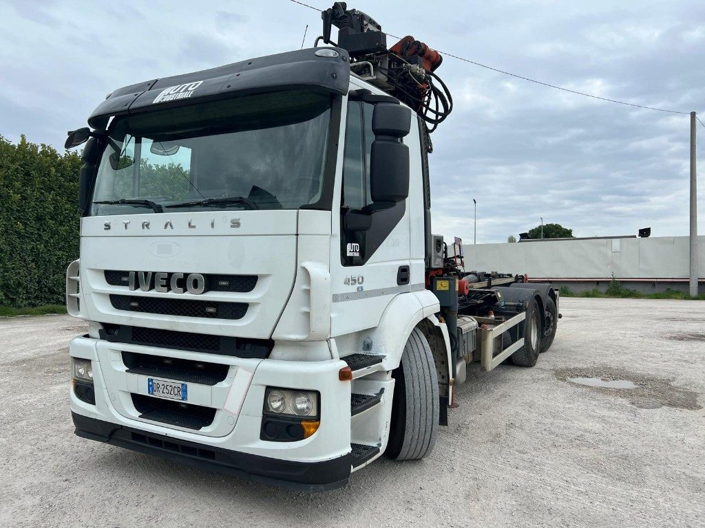 IVECO STRALIS 260E45 SCARRABILE - Hákový nosič kontejnerů: obrázek 1 IVECO STRALIS 260E45 SCARRABILE - Hákový nosič kontejnerů: obrázek 1