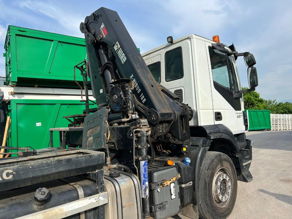 IVECO TRAKKER 410 SCARRABILE - Hákový nosič kontejnerů: obrázek 5 IVECO TRAKKER 410 SCARRABILE - Hákový nosič kontejnerů: obrázek 5