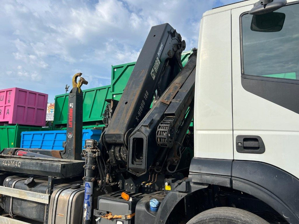 IVECO TRAKKER 410 SCARRABILE - Hákový nosič kontejnerů: obrázek 3 IVECO TRAKKER 410 SCARRABILE - Hákový nosič kontejnerů: obrázek 3