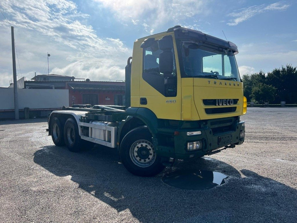 IVECO TRAKKER 450 SCARRABILE - Hákový nosič kontejnerů: obrázek 2 IVECO TRAKKER 450 SCARRABILE - Hákový nosič kontejnerů: obrázek 2