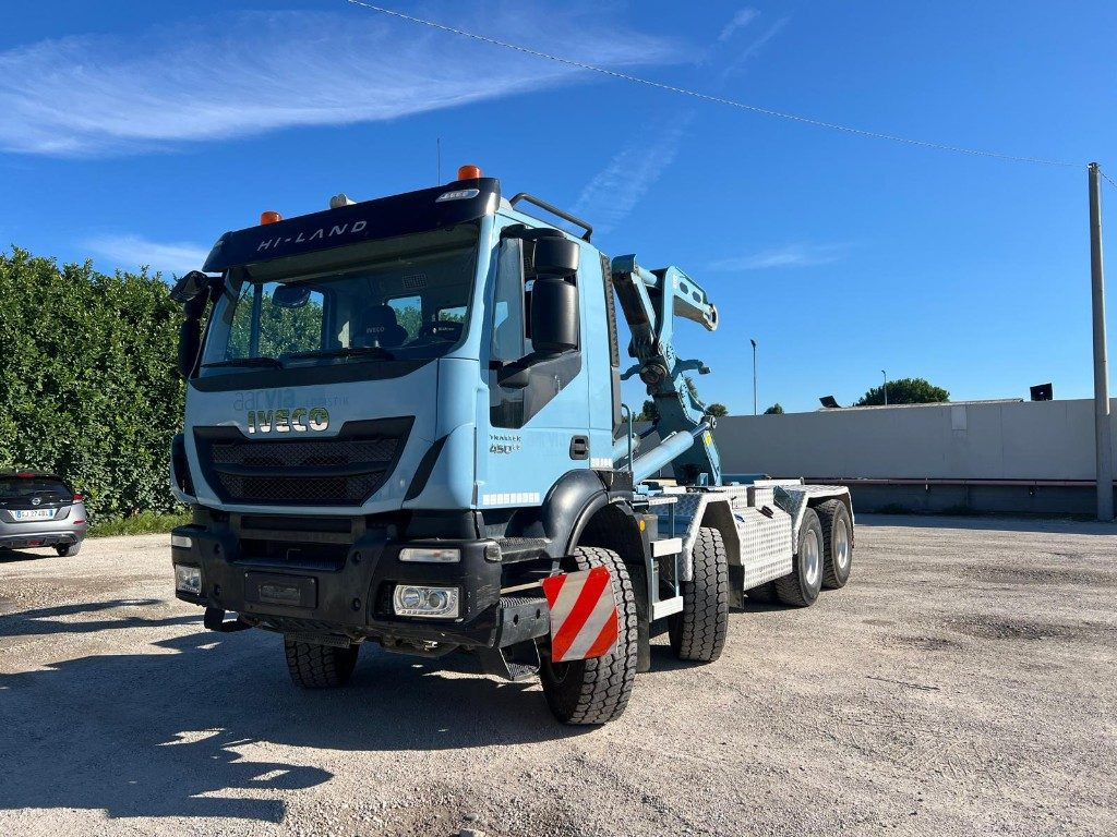 IVECO TRAKKER 450 SCARRABILE - Hákový nosič kontejnerů: obrázek 2 IVECO TRAKKER 450 SCARRABILE - Hákový nosič kontejnerů: obrázek 2