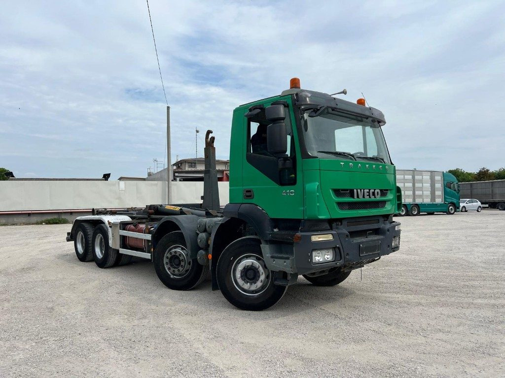 IVECO TRAKKER AD340T41 SCARRABILE - Hákový nosič kontejnerů: obrázek 2 IVECO TRAKKER AD340T41 SCARRABILE - Hákový nosič kontejnerů: obrázek 2