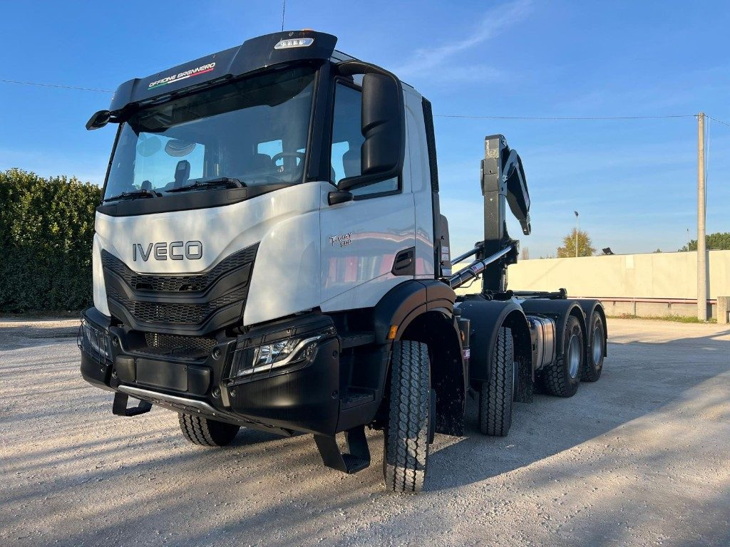IVECO TRAKKER T-WAY AD500 NUOVO SCARRABILE - Hákový nosič kontejnerů: obrázek 1 IVECO TRAKKER T-WAY AD500 NUOVO SCARRABILE - Hákový nosič kontejnerů: obrázek 1