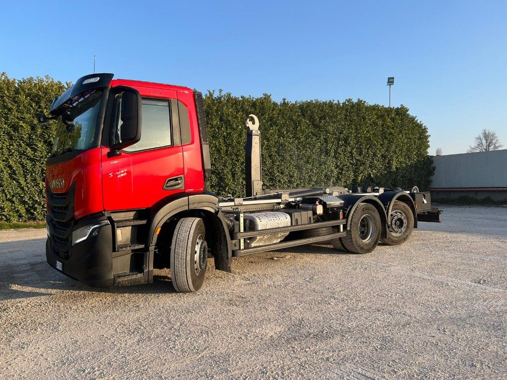Nový Hákový nosič kontejnerů IVECO X-WAY AD260 NUOVO TARGATO SCARRABILE: obrázek 8