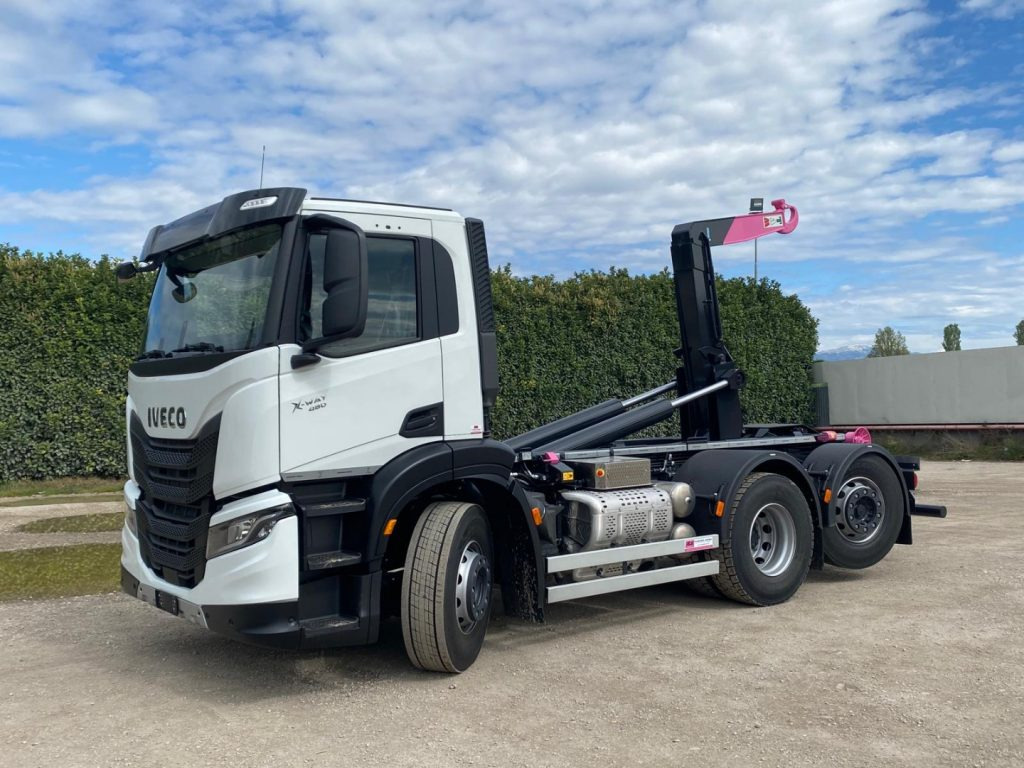 IVECO X-WAY AD280X48Y NUOVO SCARRABILE PASSO 3120 - Hákový nosič kontejnerů: obrázek 1 IVECO X-WAY AD280X48Y NUOVO SCARRABILE PASSO 3120 - Hákový nosič kontejnerů: obrázek 1