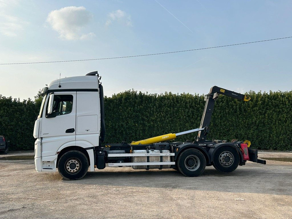 MERCEDES ACTROS 25.51 SCARRABILE - Hákový nosič kontejnerů: obrázek 5 MERCEDES ACTROS 25.51 SCARRABILE - Hákový nosič kontejnerů: obrázek 5