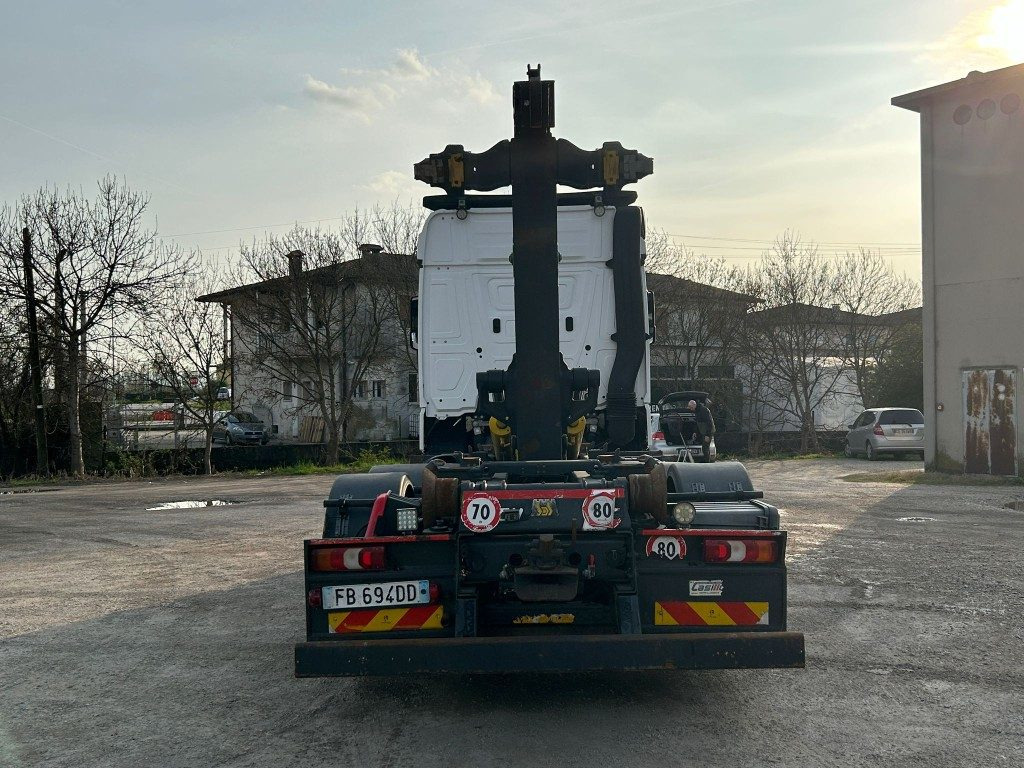 MERCEDES ACTROS 25.51 SCARRABILE - Hákový nosič kontejnerů: obrázek 3 MERCEDES ACTROS 25.51 SCARRABILE - Hákový nosič kontejnerů: obrázek 3