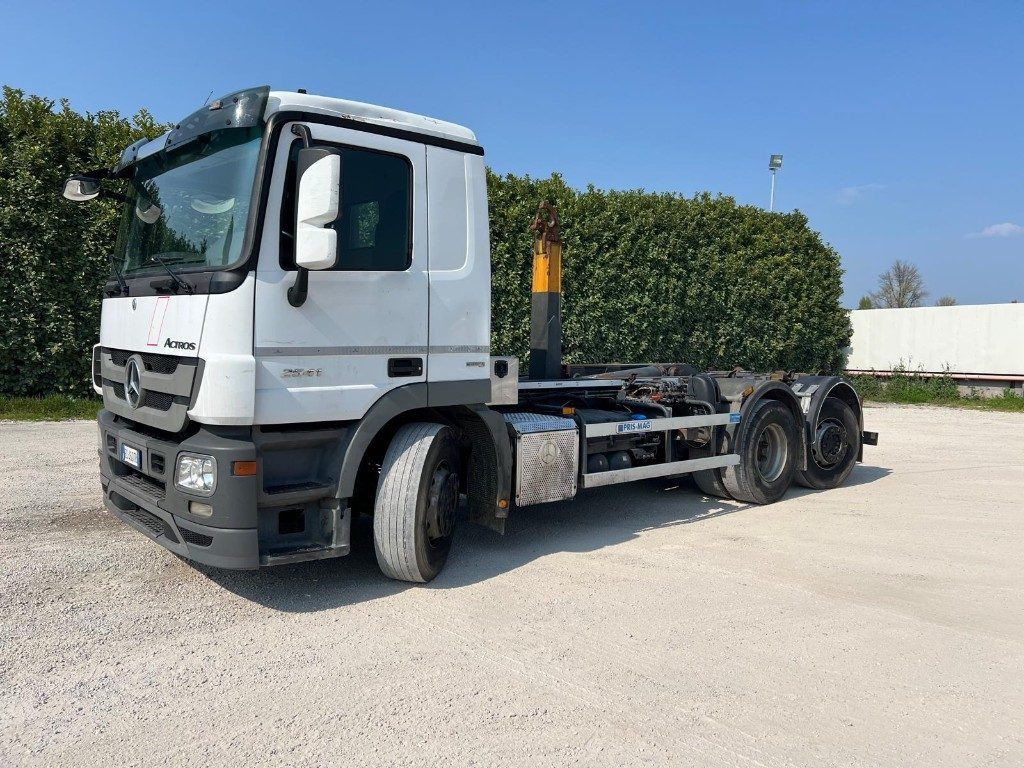 MERCEDES-BENZ MERCEDES ACTROS 25.41 SCARRABILE - Hákový nosič kontejnerů: obrázek 1 MERCEDES-BENZ MERCEDES ACTROS 25.41 SCARRABILE - Hákový nosič kontejnerů: obrázek 1