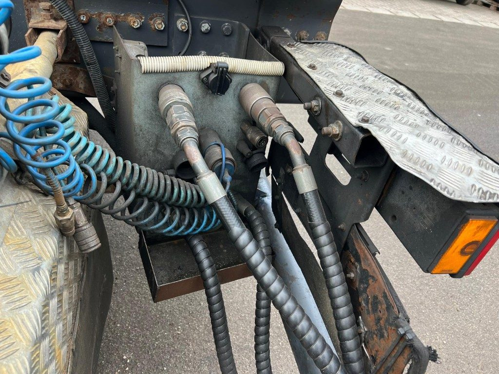 Hákový nosič kontejnerů RENAULT KERAX 320 SCARRABILE: obrázek 10 Hákový nosič kontejnerů RENAULT KERAX 320 SCARRABILE: obrázek 10