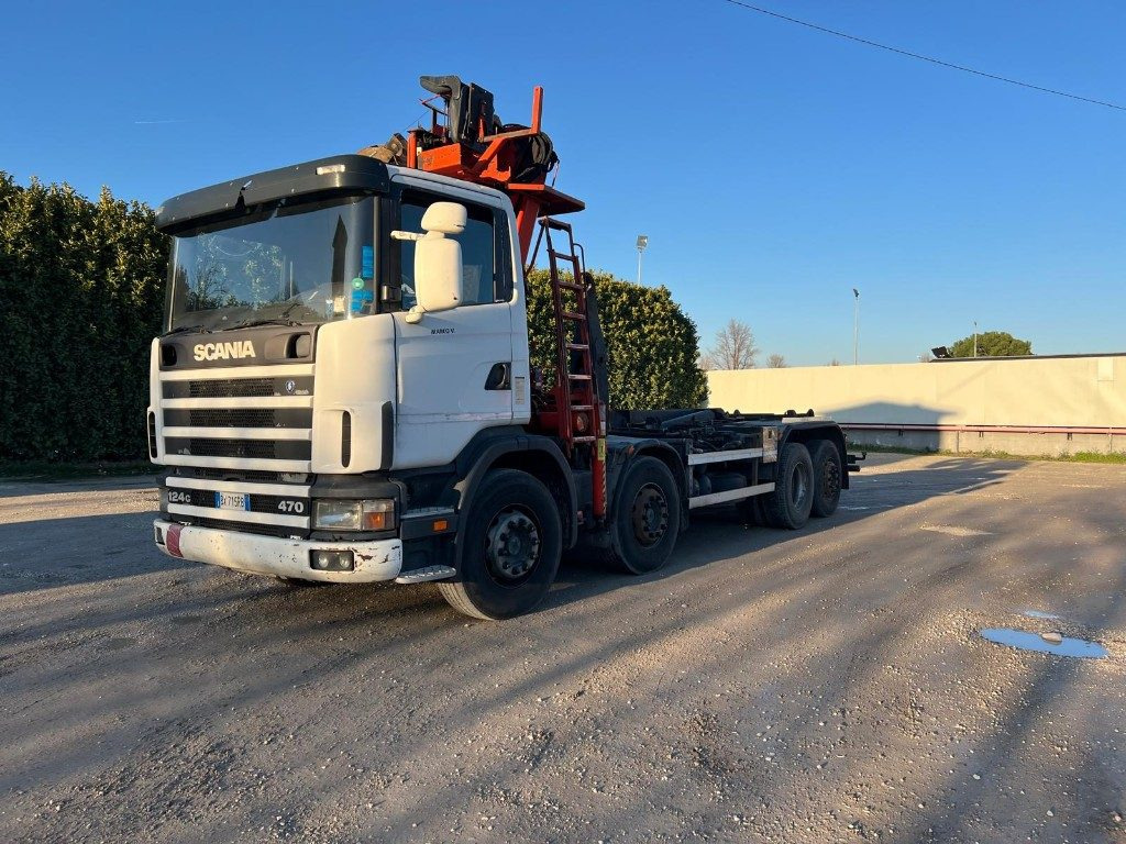 SCANIA CV R124 SCARRABILE CON GRU E POLIPO - Hákový nosič kontejnerů: obrázek 1 SCANIA CV R124 SCARRABILE CON GRU E POLIPO - Hákový nosič kontejnerů: obrázek 1
