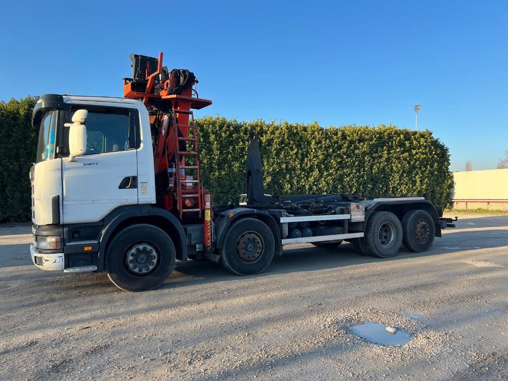 SCANIA CV R124 SCARRABILE CON GRU E POLIPO - Hákový nosič kontejnerů: obrázek 2 SCANIA CV R124 SCARRABILE CON GRU E POLIPO - Hákový nosič kontejnerů: obrázek 2