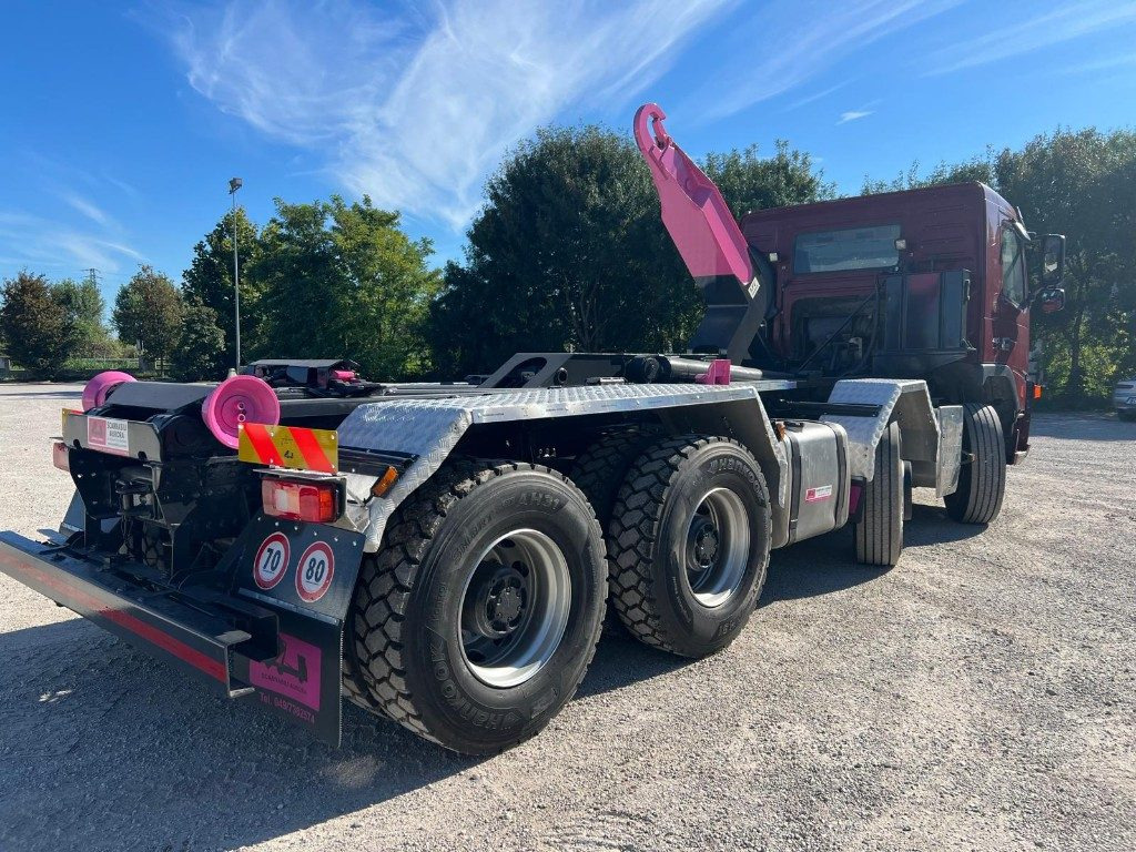 VOLVO FM440 SCARRABILE BALESTRATO - Hákový nosič kontejnerů: obrázek 4 VOLVO FM440 SCARRABILE BALESTRATO - Hákový nosič kontejnerů: obrázek 4