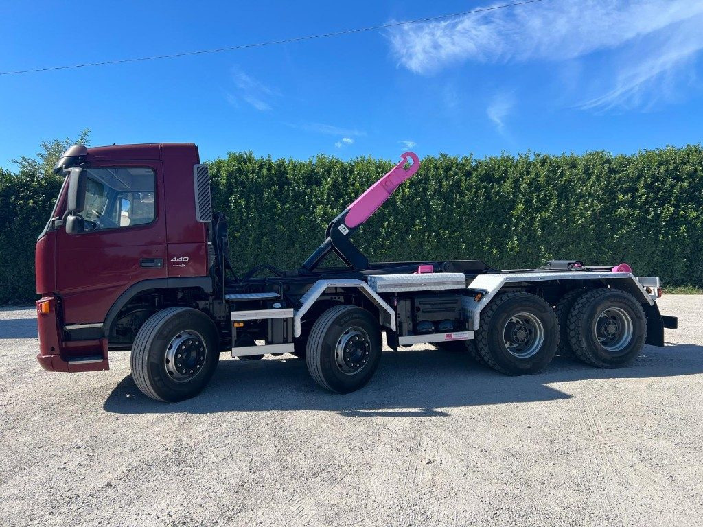 VOLVO FM440 SCARRABILE BALESTRATO - Hákový nosič kontejnerů: obrázek 2 VOLVO FM440 SCARRABILE BALESTRATO - Hákový nosič kontejnerů: obrázek 2