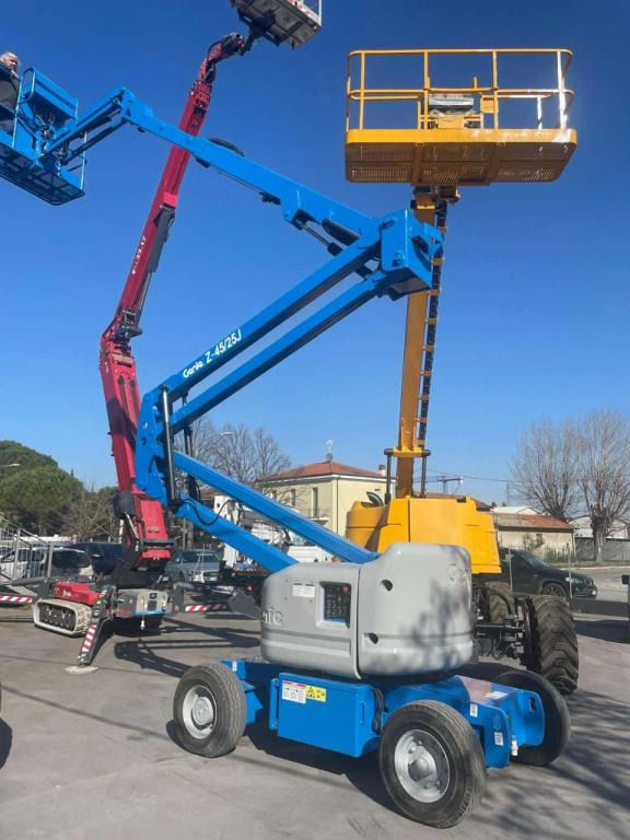 Genie Z45/25 - Kloubová plošina: obrázek 1 Genie Z45/25 - Kloubová plošina: obrázek 1