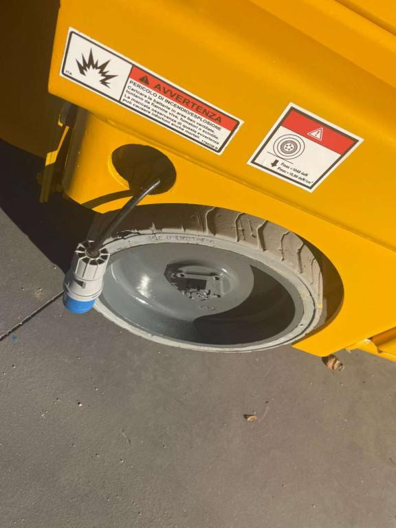 Haulotte COMPACT 10N - Nůžková plošina: obrázek 4 Haulotte COMPACT 10N - Nůžková plošina: obrázek 4