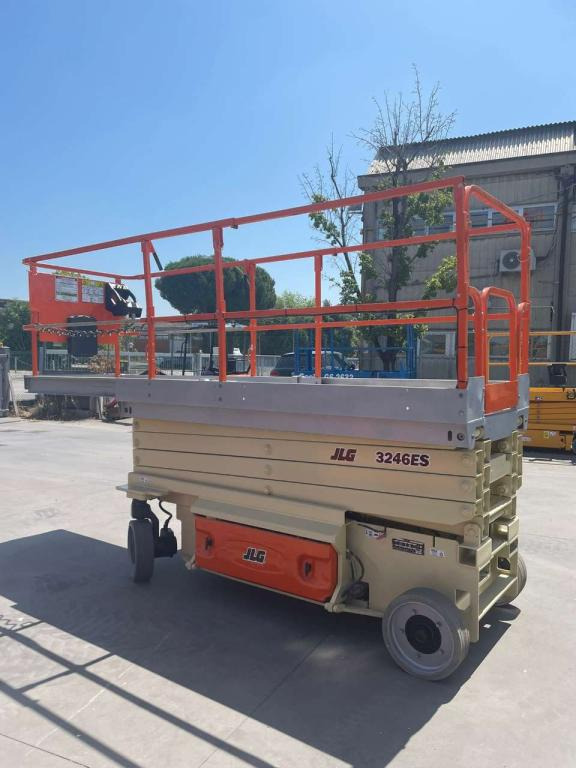 JLG 3246ES - Nůžková plošina: obrázek 3 JLG 3246ES - Nůžková plošina: obrázek 3