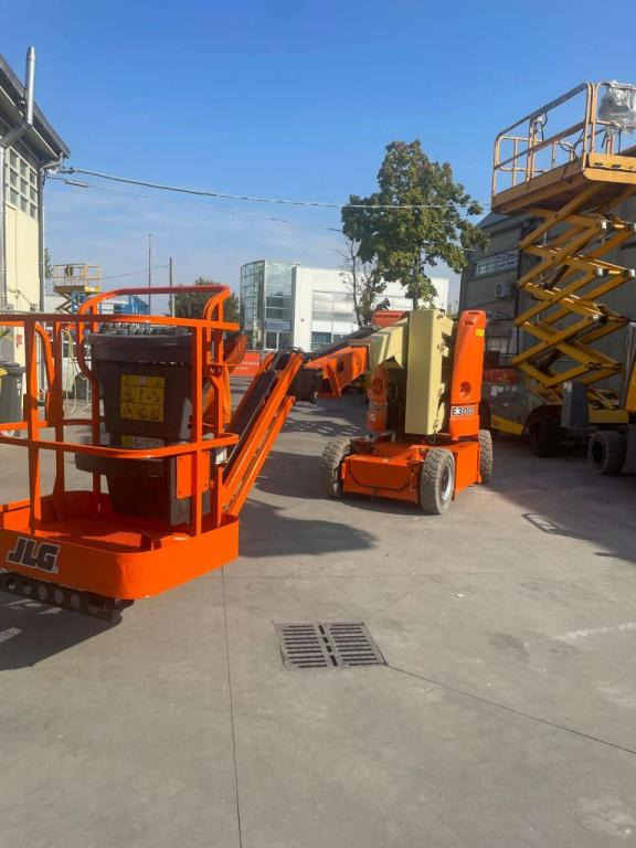 JLG E300AJP - Kloubová plošina: obrázek 1 JLG E300AJP - Kloubová plošina: obrázek 1