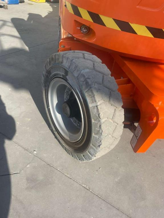 JLG E300AJP - Kloubová plošina: obrázek 2 JLG E300AJP - Kloubová plošina: obrázek 2