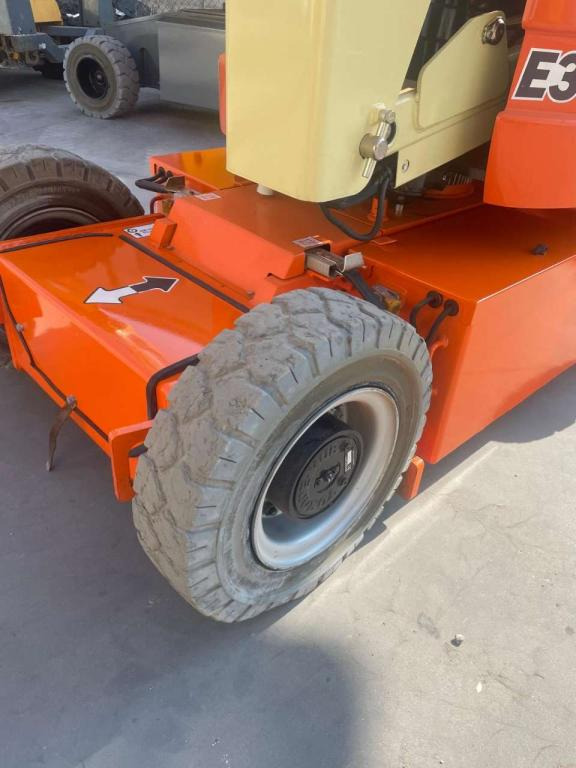 JLG E300AJP - Kloubová plošina: obrázek 4 JLG E300AJP - Kloubová plošina: obrázek 4