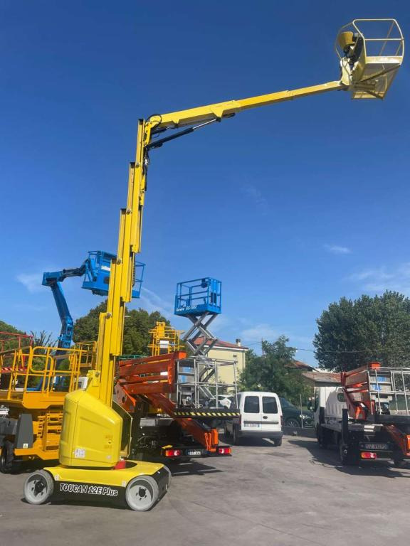 JLG TOUCAN 12E PLUS - Vertikální sloupový výtah: obrázek 2 JLG TOUCAN 12E PLUS - Vertikální sloupový výtah: obrázek 2