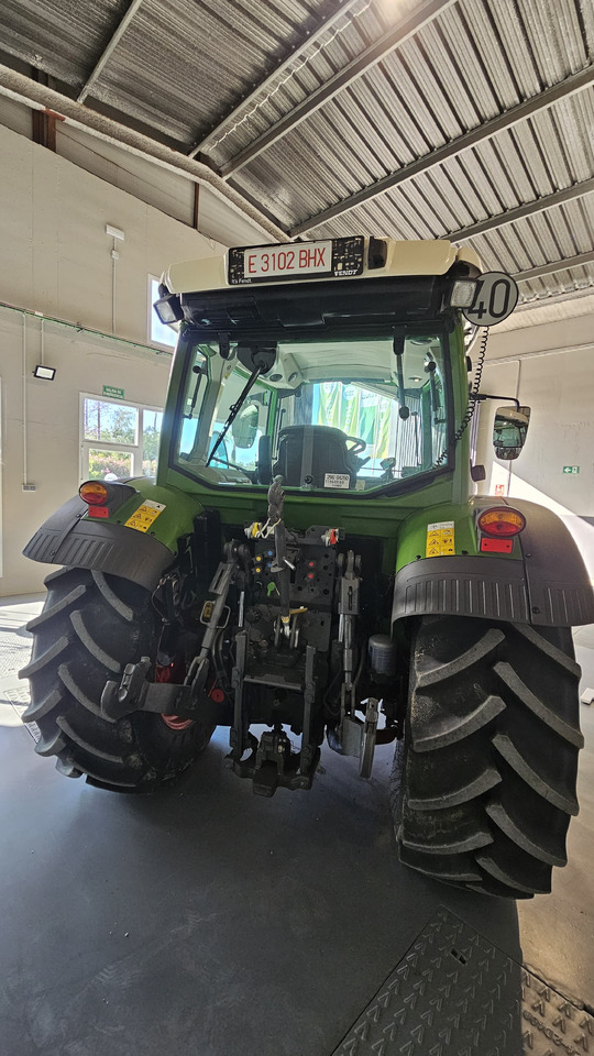 FENDT 211S VARIO - Traktor: obrázek 2 FENDT 211S VARIO - Traktor: obrázek 2