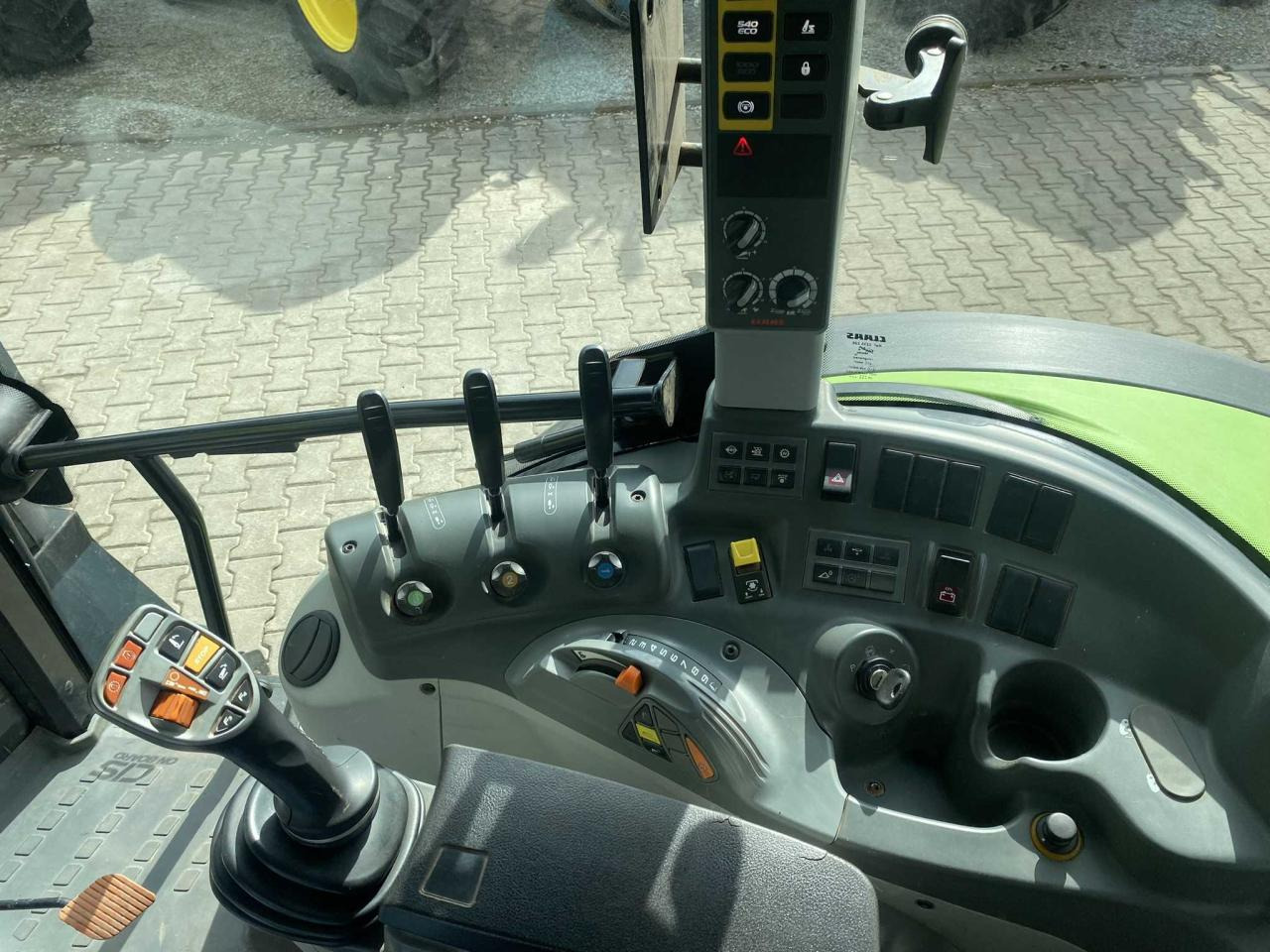 Traktor CLAAS Arion 420: obrázek 8