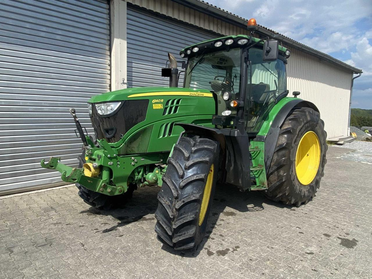John Deere 6140R - Traktor: obrázek 2 John Deere 6140R - Traktor: obrázek 2
