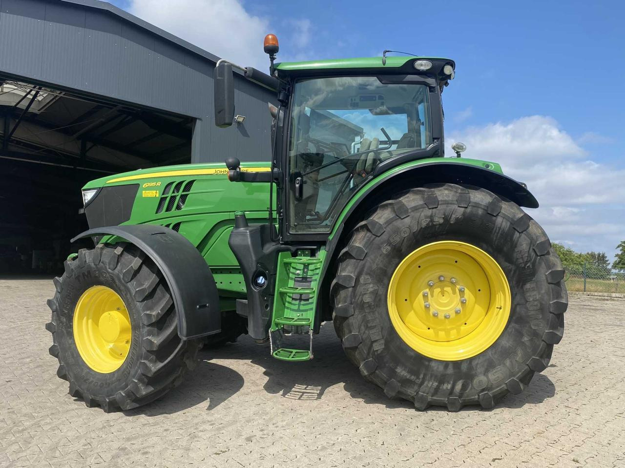 John Deere 6195R - Traktor: obrázek 3 John Deere 6195R - Traktor: obrázek 3