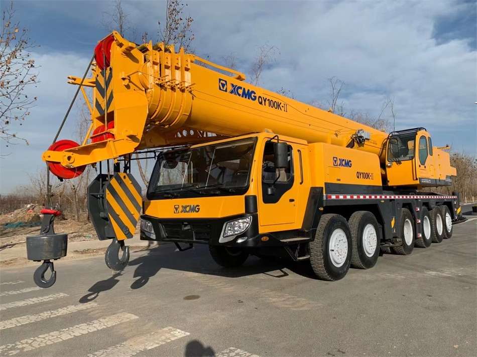 XCMG QY100K 100 ton truck crane - Autojeřáb: obrázek 1 XCMG QY100K 100 ton truck crane - Autojeřáb: obrázek 1