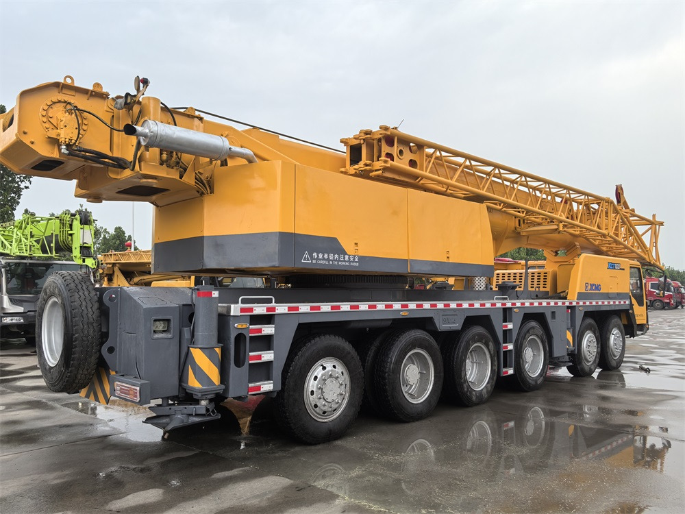 XCMG QY100K QY130K QY160K QAY200 QAY240 QAY300 QAY350 used truck crane - Autojeřáb: obrázek 3 XCMG QY100K QY130K QY160K QAY200 QAY240 QAY300 QAY350 used truck crane - Autojeřáb: obrázek 3