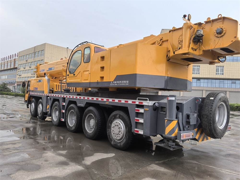 XCMG QY100K QY130K QY160K QAY200 QAY240 QAY300 QAY350 used truck crane - Autojeřáb: obrázek 4 XCMG QY100K QY130K QY160K QAY200 QAY240 QAY300 QAY350 used truck crane - Autojeřáb: obrázek 4
