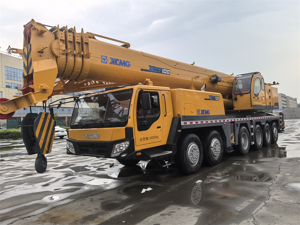 XCMG QY100K QY130K QY160K QAY200 QAY240 QAY300 QAY350 used truck crane - Autojeřáb: obrázek 2 XCMG QY100K QY130K QY160K QAY200 QAY240 QAY300 QAY350 used truck crane - Autojeřáb: obrázek 2